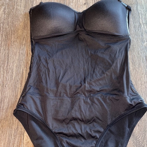 Anne Cole twist front black one piece swimsuit Sz 8 - Picture 6 of 9